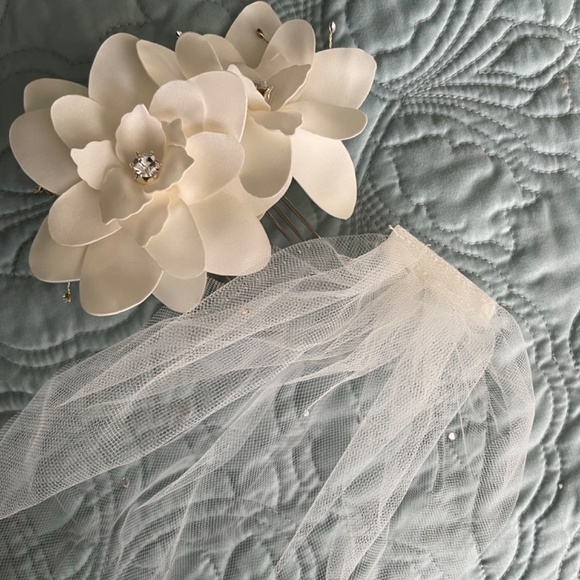 Bridal Floral Comb - Picture 2 of 3